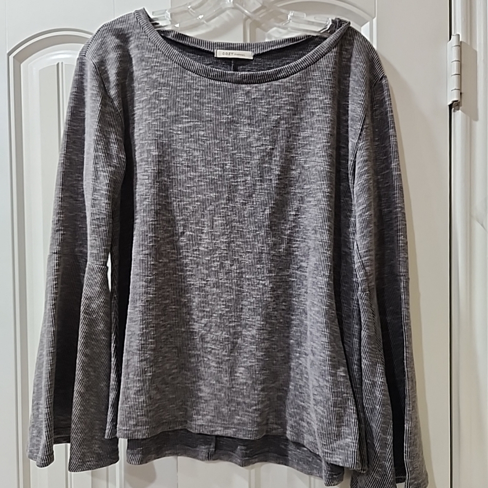 Women's Gray Long Sleeve Top